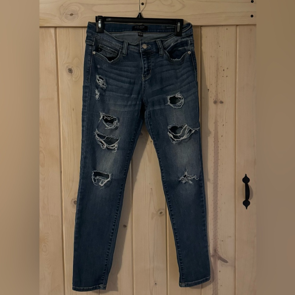 Judy Blue distressed skinny jeans 9/29